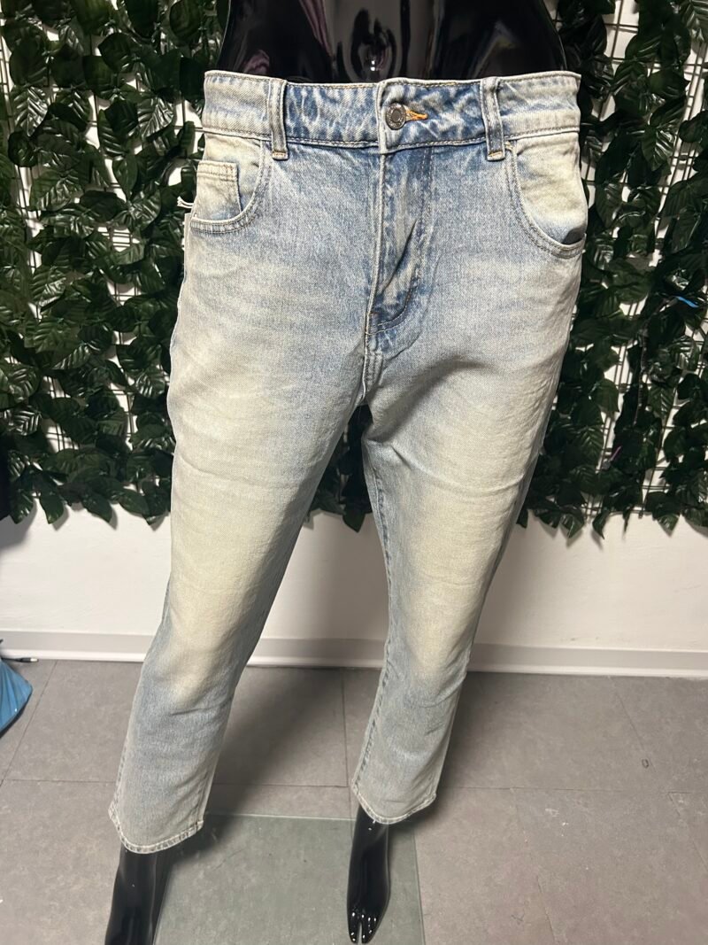*Jeans Mom Fit Bianco – Vita Alta* - immagine 2