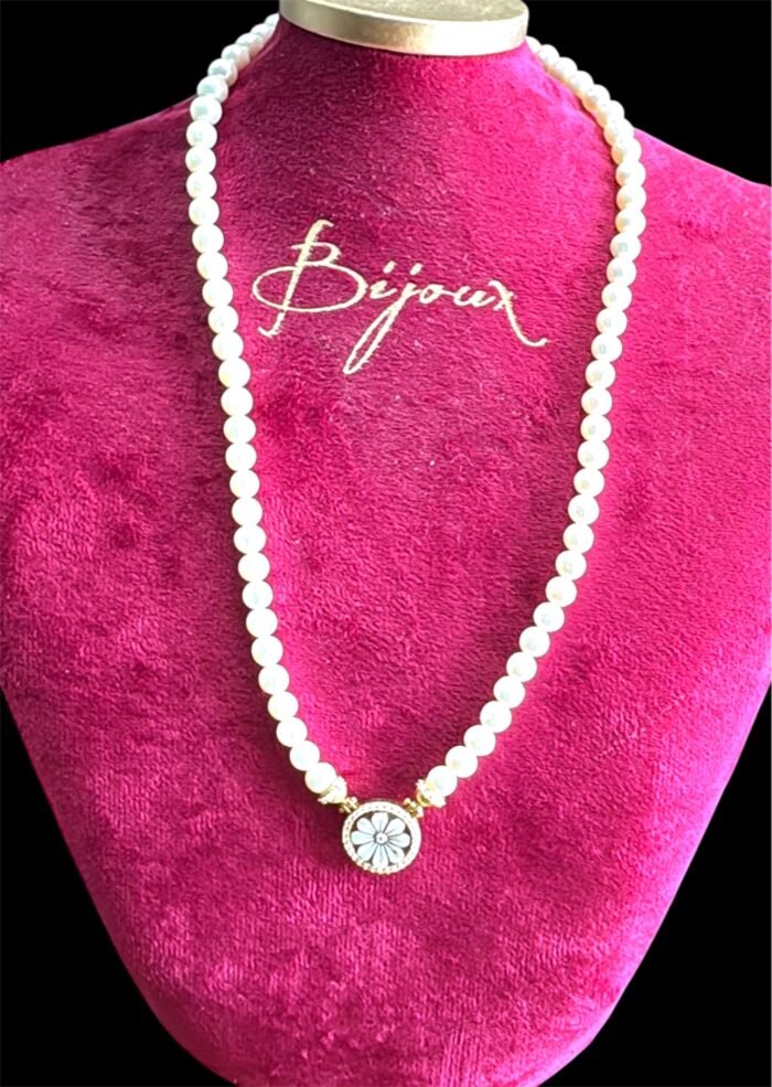 Collana perla con cameo fiore